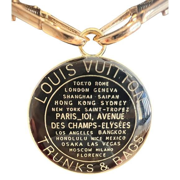 Louis Vuitton Black & Gold Extra Large Luggage Charm Necklace (LVXX040) - Picture 2 of 4